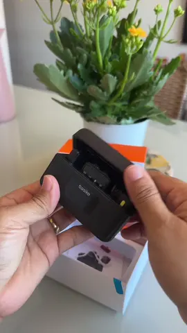 Grave com qualidade profissional sem precisar gastar uma fortuna. O microfone Basike é perfeito para criadores de conteúdo, podcasts, aulas online e muito mais! Com som limpo, fácil instalação e design moderno, ele é o upgrade que você precisava para levar seus vídeos e áudios a outro nível. Não perca tempo com áudio ruim — destaque-se com Basike! 👉 Clique no link agora e garanta o seu com preço especial! #tiktokshop #tiktokshopchegou #basike #microfonelapela 