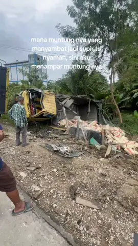 🤬👊🏻#lintaskalimantan #supirtruck #drivermuda 