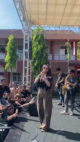 ✨Pelanggaran✨ @Resty  #fy #fouryoupage #masukberanda #v #fypdong #viral #storywa #fouryou #trending #penyanyi #fypage #storytime #strory #purwojati #smk1purwojati #purwokerto #jawatengah #pelanggaran #restyambyar #ambyar 