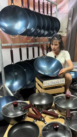 Chảo thép carbon chuyên dùng cho nhà hàng quán ăn #chaothepchongdinh #chaothepcarbon #chaotheptoisan #chaochongdinh #dodungnhabep #quanpho #quanbia #quancom 