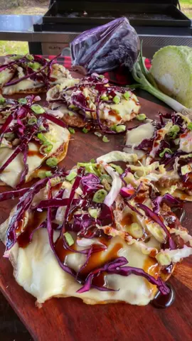#Ad Smashburger tacos with an Asian twist? Yes, please. 🔥 These Cheesy Pork Tacos sizzle to crispy perfection on the @Weber Grills Canada Slate™ 30