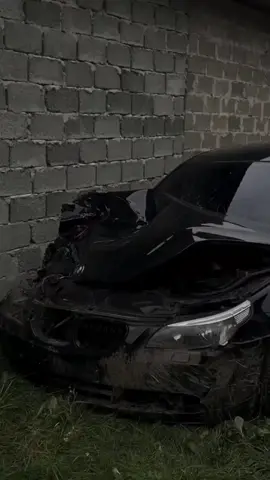 BMW M5 E60 crashed music: кaйфуша - santiz #viral #bmwm5e60 #crash 