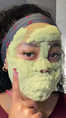 💚💚 #skincare #skincareroutines #skintok #skininfluencer #glowyskin #clearskin #glassskin #facemask #facemasktime #botlesenokoane 