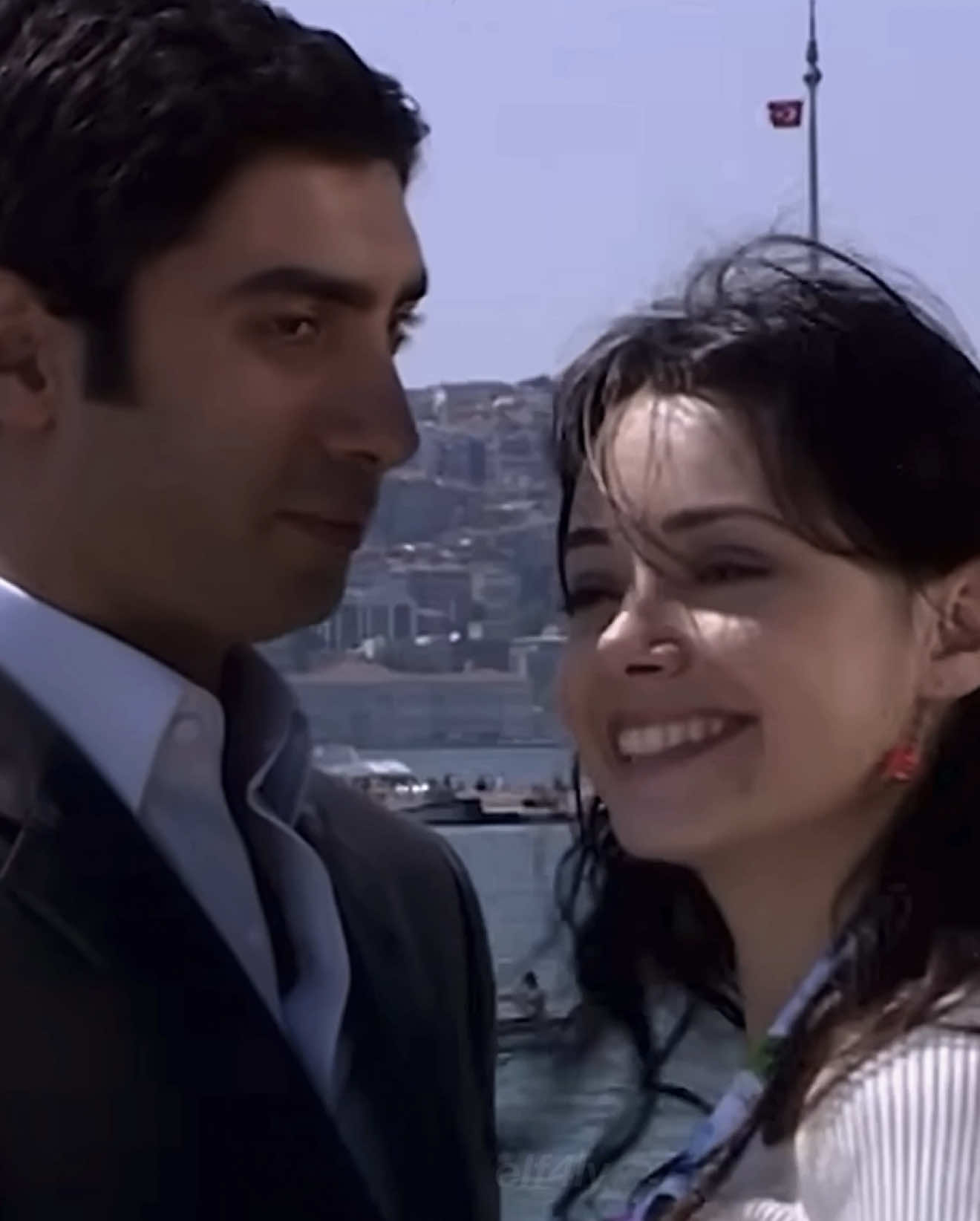 araya ayrilik girmis.. #polatalemdar #elifeylül #özgünamal #necatisasmaz #polatelif #kurtlarvadisi #kv #fyp #kvp #keşfet #kesfet #kesfetteyiz 