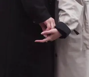 #holdinghands #physicaltoutch #toutch #hands #romantico #capcut 