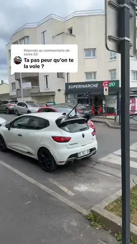 Réponse à @zarex.83  vol Tfacon j’ai la killcam #insta360 #clio4rs #renaultsport #voiture #automobile #mercedes #audi 