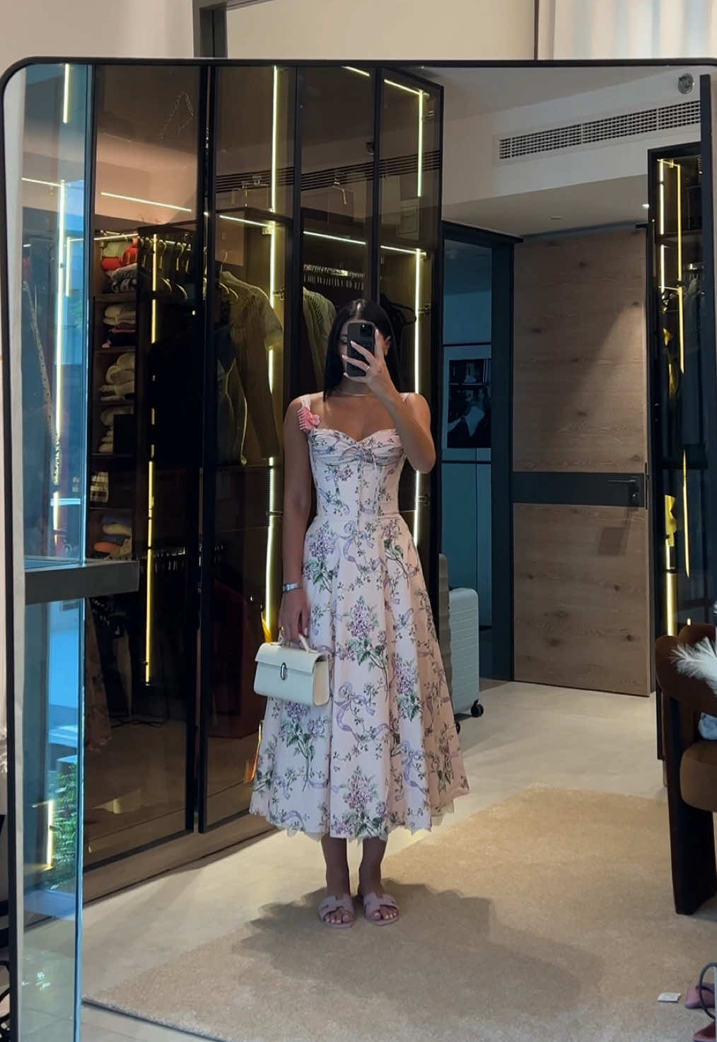 @houseofcb just gets it 💓 #houseofcb #ad #OOTD #dresses #houseofcbdress 