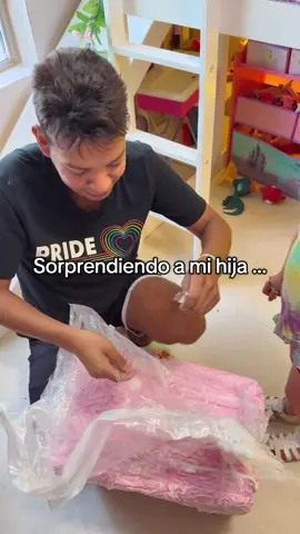 Sorpresa a mi hija  en su cuarto 