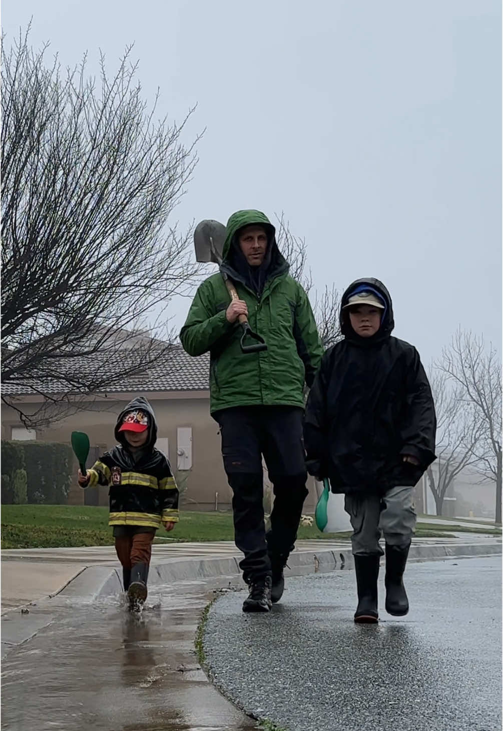 Are California streets flooded in GOLD?! #goldpanning #rainydays #familyactivities #coldweather 