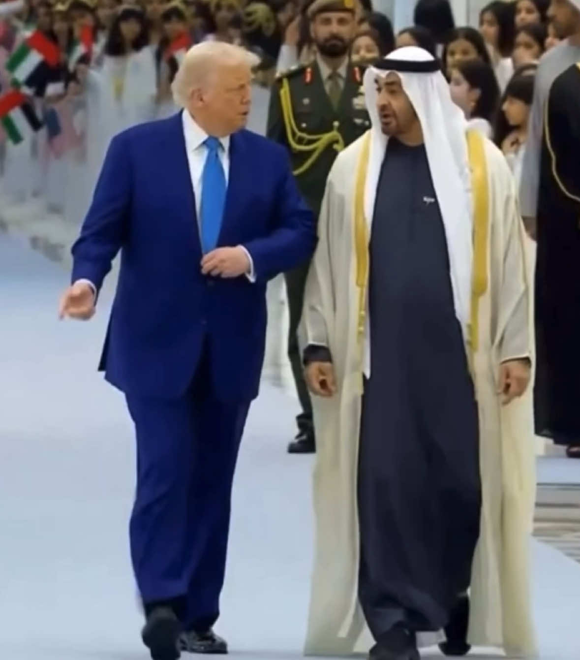 سند حكام دولتنا بوقفاته وهو مسنود⚔️                                         #mohammedbinzayed  #donaldtrump #محمد_بن_زايد #fyp #abudhabi 