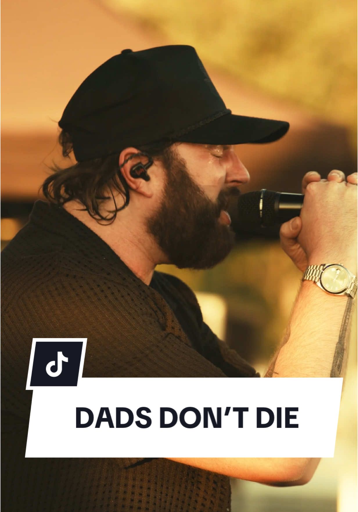 Yall keep tagging me and telling me your stories with your Dad. I love seeing them and it’s awesome to see so many of you share vulnerable and personal videos and pictures. I can tell this song is hitting home. I love you guys and am looking forward to playing this song at all the shows coming up! 👊🏻#dadsdontdie 
