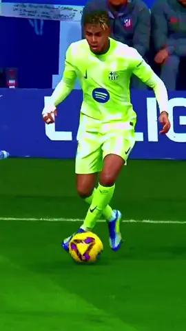 افضل عرض فردي للاعب كرة القدم هذا الموسم لامين يمال بدون اي شك🔥🔥🔥 #LamineYamal #لامين_يامال #كرة_القدم #مهارات_لامين_يامال #Barcelona #footballskills #تيك_توك_رياضة #ترند #foryou #fyp #fypシ #موهبة