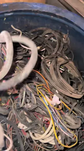 Cable de cobre♻️#cobre #copper #fouryourpage #paratiiiiiiiiiiiiiiiiiiiiiiiiiiiiiii #paratii #power #Dinero #🤑🤑🤑 #recycling 