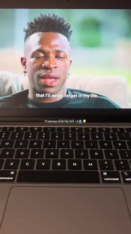 how can anyone hate this amazing soul ❤️ #vinijr #viniciusjunior #vinicius #bailavinijr #netflix #netflixbrasil #netflixdocumentary #brasil #brazilian #elmejordelmundo #7 #realmadrid #madridista #comonotevoyaquerer #santiagobernabeu #footballtiktok #futbol #deportesentiktok #TikTokDeportes #tiktokfootballacademy #viralvideo #foryoupage #fyp @Vini Jr. 