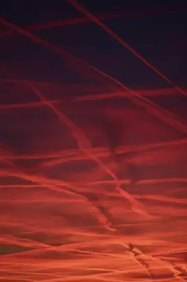 „I truly can‘t get enough of those colors“ #SkyPoetry #MomentsThatMatter #SoulInTheSky #ChasingLight #InfiniteWonder #AboveTheNoise #PeacefulPerspective #WhatReallyMatters #SunsetMeditation #lookupandbreathe 