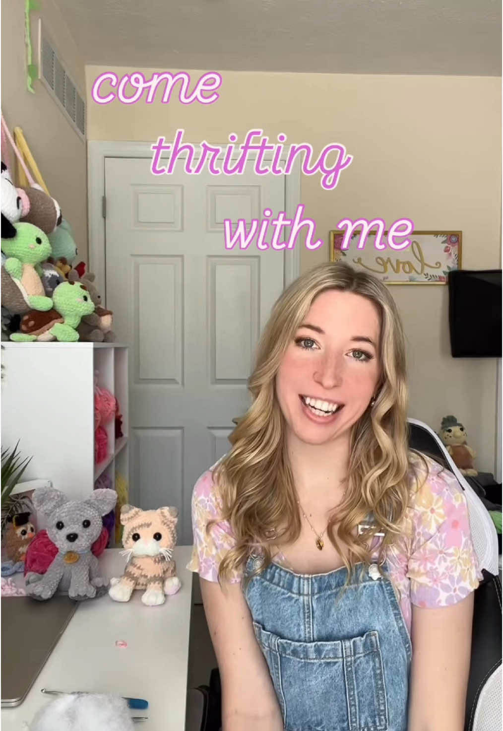 come thrifting with me! I just love my little local thrift store, you never know what you’re going to find 💖🪴 #thrifting #crafts #cozyhobbies #thrifthaul #thrift #cozy 