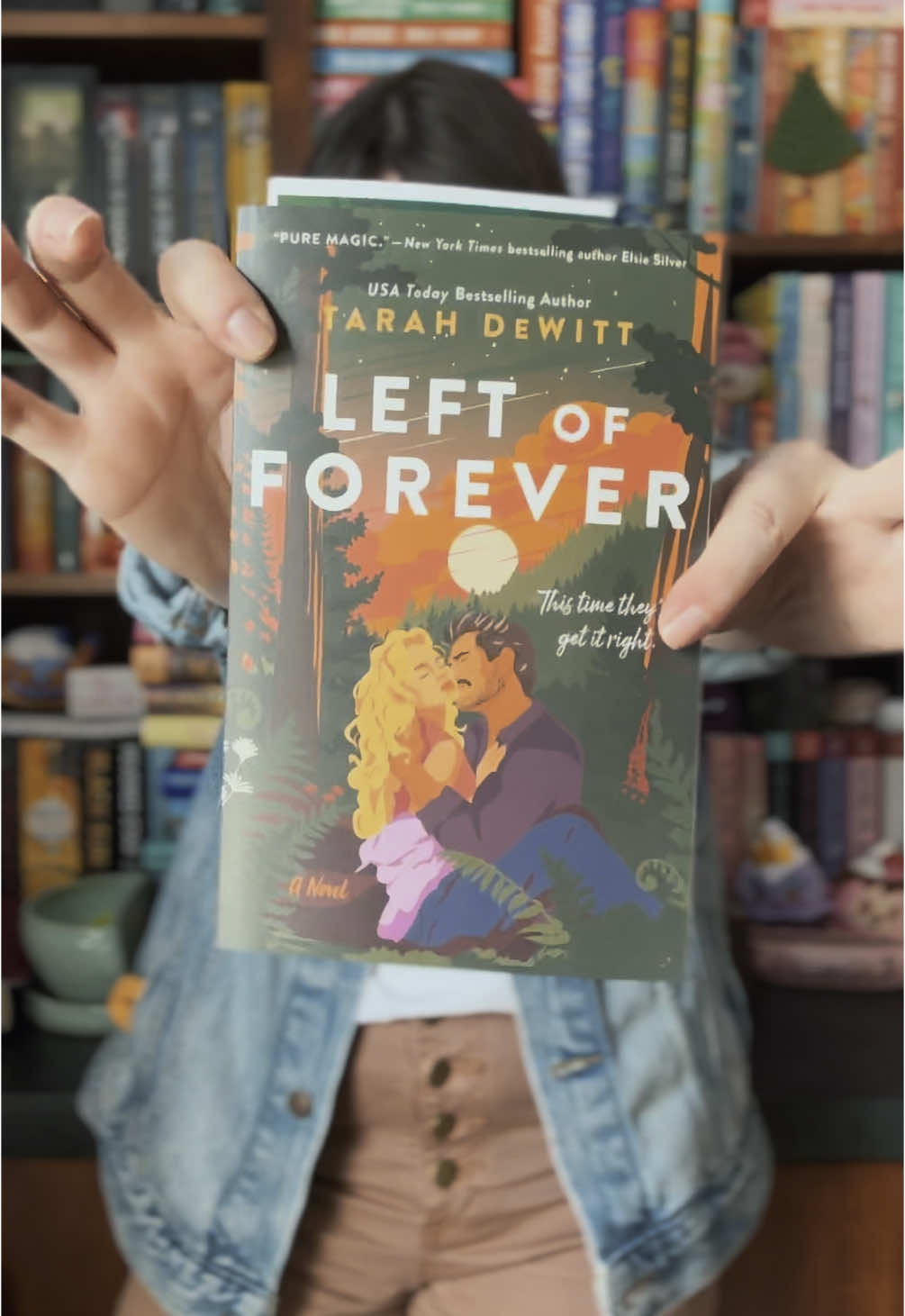 You guys I still can’t believe this was sent to meeee #bookmail #tarahdewitt #leftofforever #romancebooks #romancebooktok 