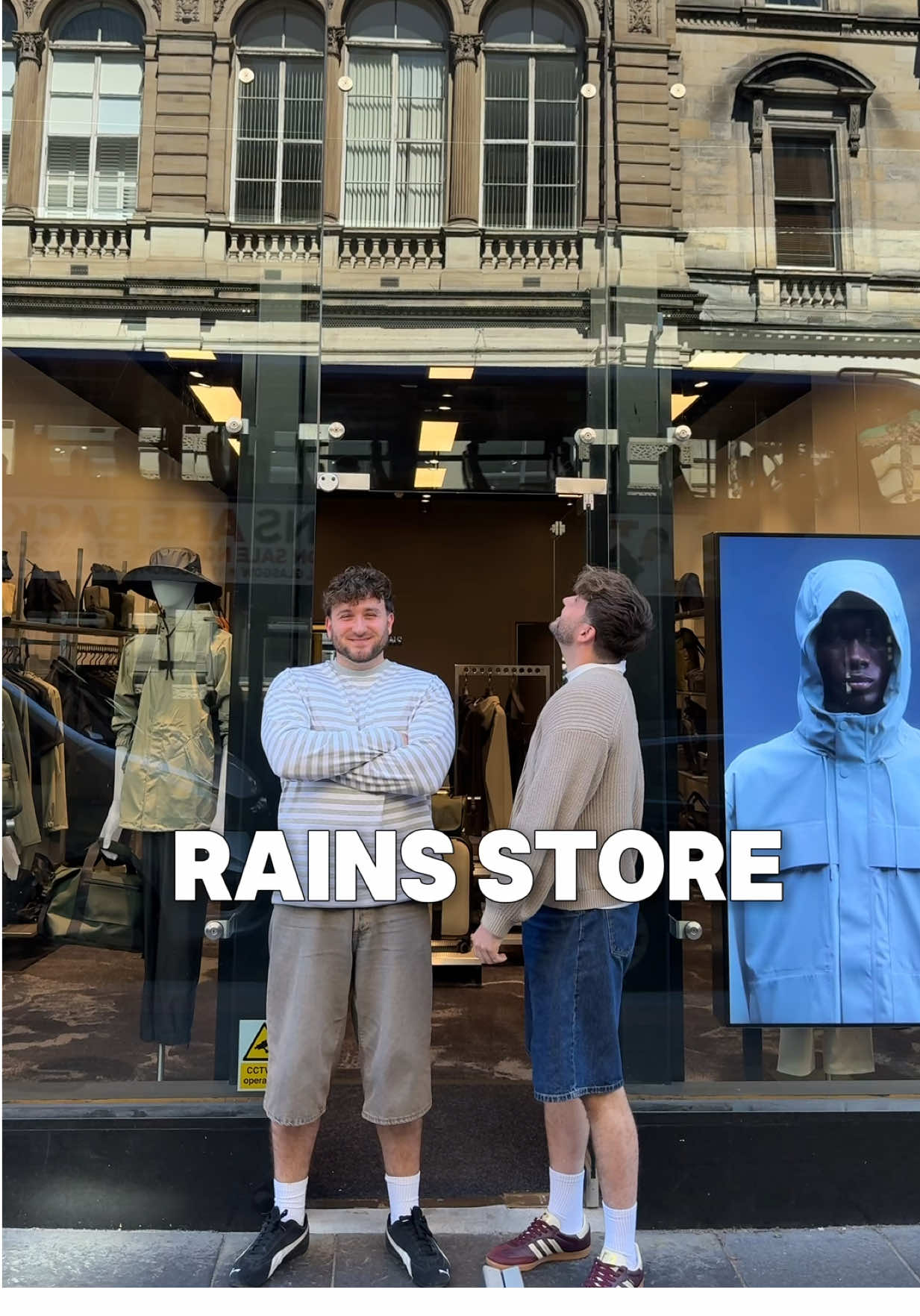 The utilitarian weatherproof outerwear brand Rains opens their first stand-alone store outside of London and they couldn’t have picked a better location for it… in Glasgow! 🌧️  We certainly get more than our fair share of rain here but just not on the week of their opening 🤭  Fortunately for them, the rain will no-doubt come back eventually and we will be right in this store getting our weatherproofs.  We love the minimalist style of their pieces and cannot wait to shop their collection ❤️ #rains #glasgow #fashion #PlacesToVisit #thedarcytwins 