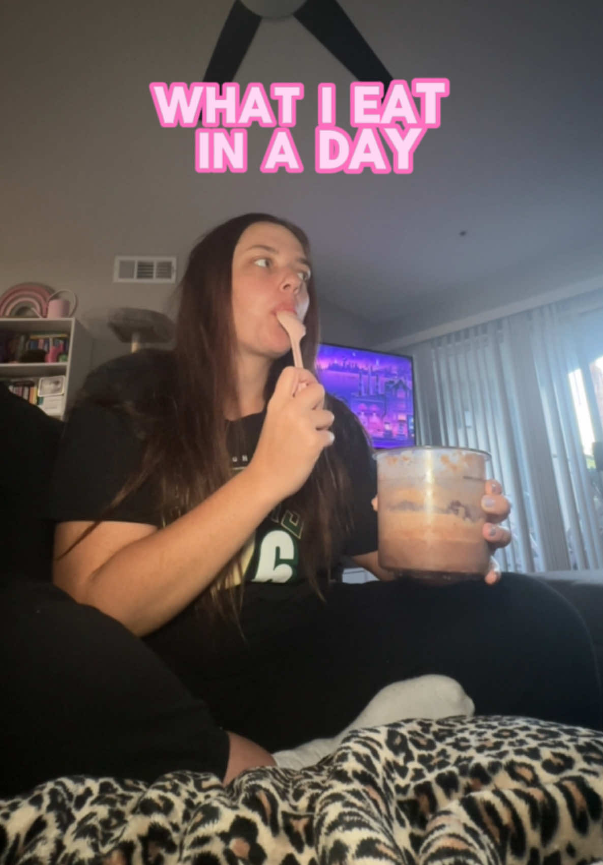 what I eat in a day as a vegetarian prioritizing low calorie, high protein + fiber !!  #whatieatinaday #wieiad #whatieat #vegetarian #whatieatinaday #weightloss #plussizefitness #caloriedeficit #caloriedeficitmeals @GHOST LIFESTYLE @fairlife 