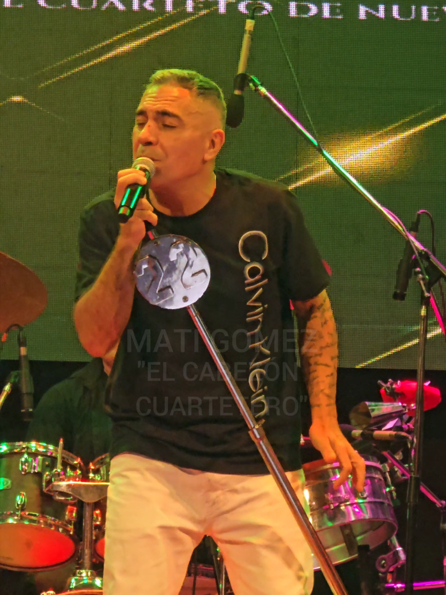 Solo con un beso 💋 @El Loco Amato - Oficial  #ellocoamato #loco #amato #haciendograndeelcuerteto #bailaloporqueescuarteto #cuarteto #kuarteto #cuarteteando #cordoba #fyp #pypシ #paratii 