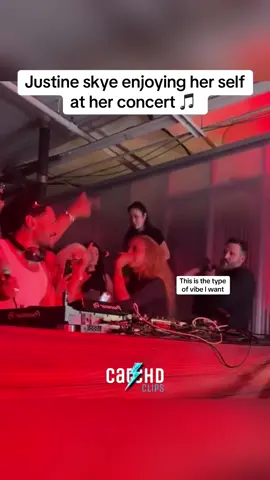 Justine skye enjoying her self at her concert 🎵 #justineskye #concerts #clips 