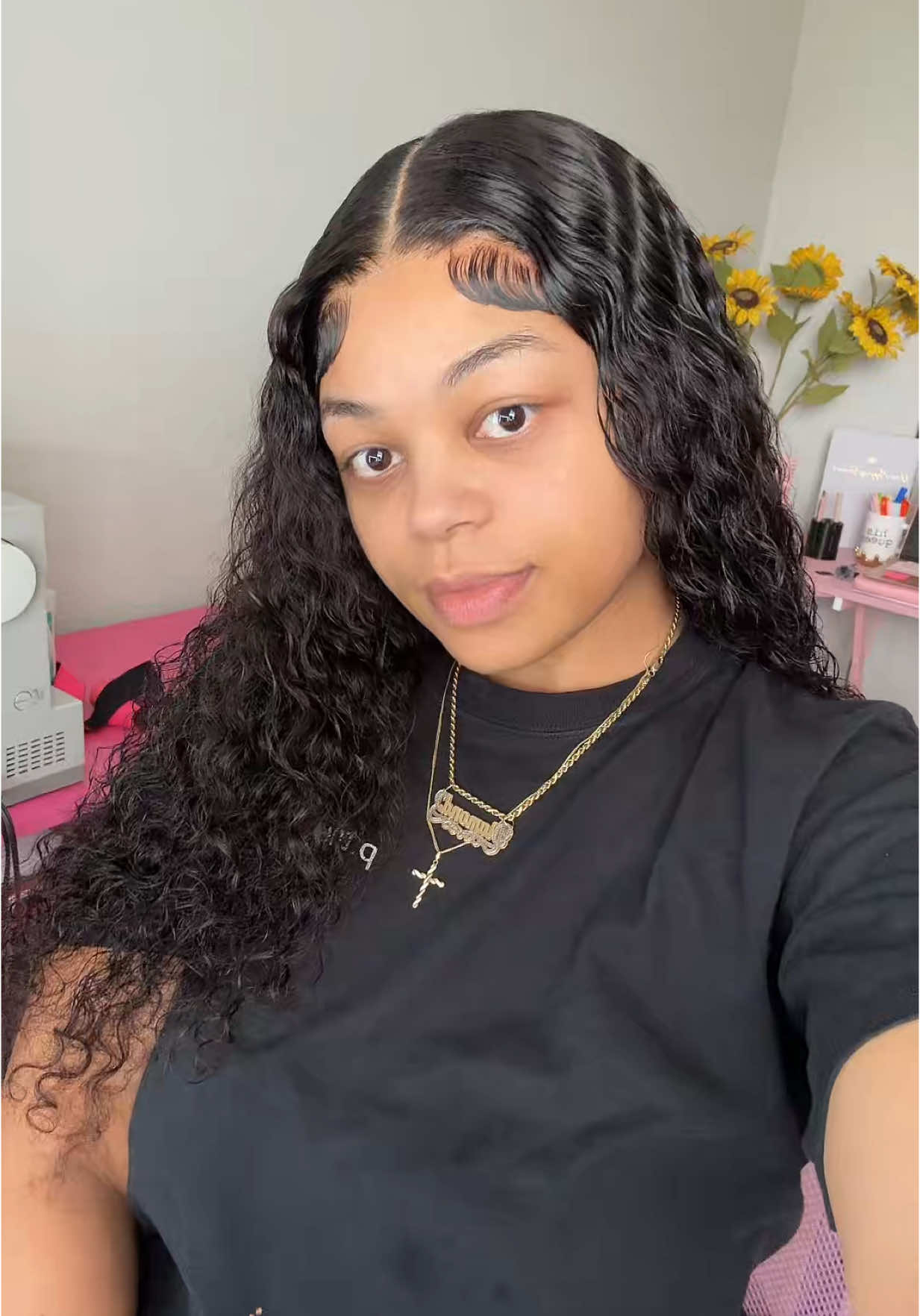 I just love middle parts so much🫶🏽