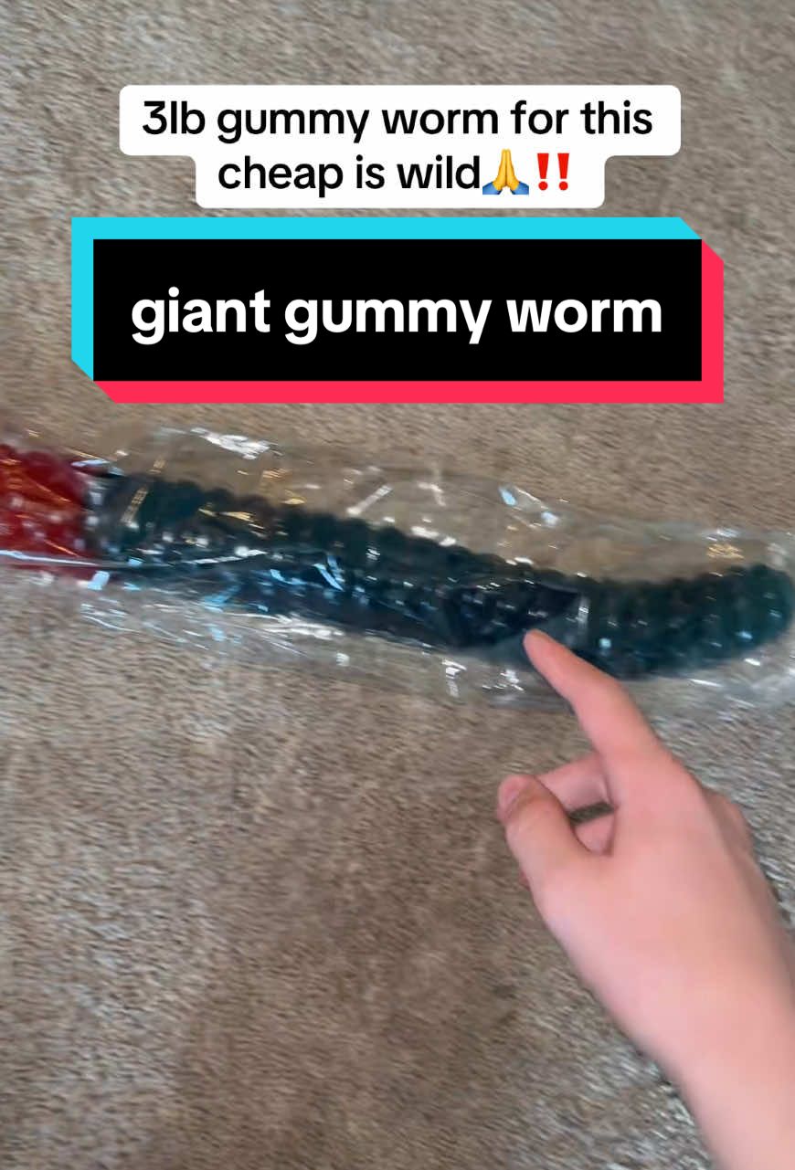 #ttshop #tiktokmademebuyit #tiktokmarketplace #giant #gummyworm #candy 