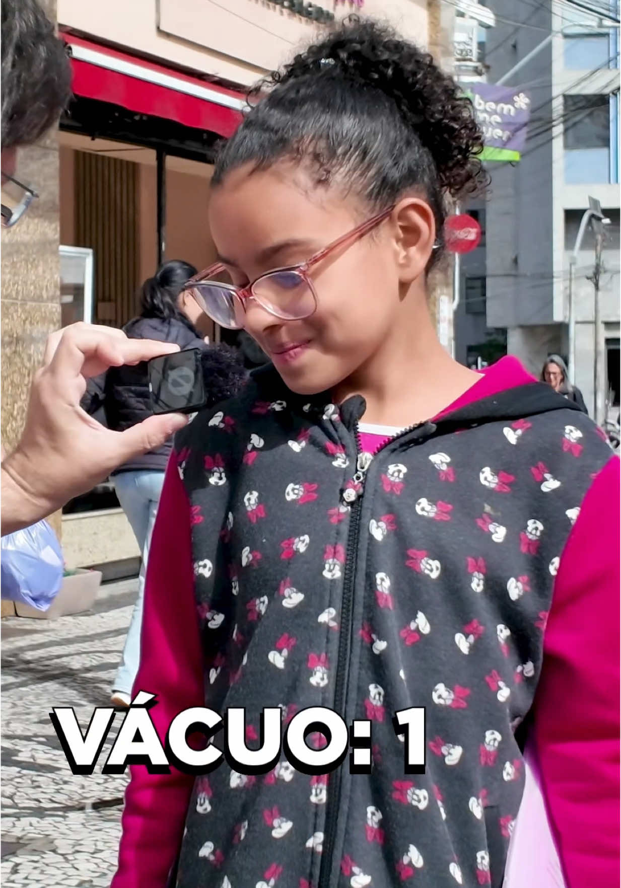 Não fale no microfone que eu compro o que você quiser 