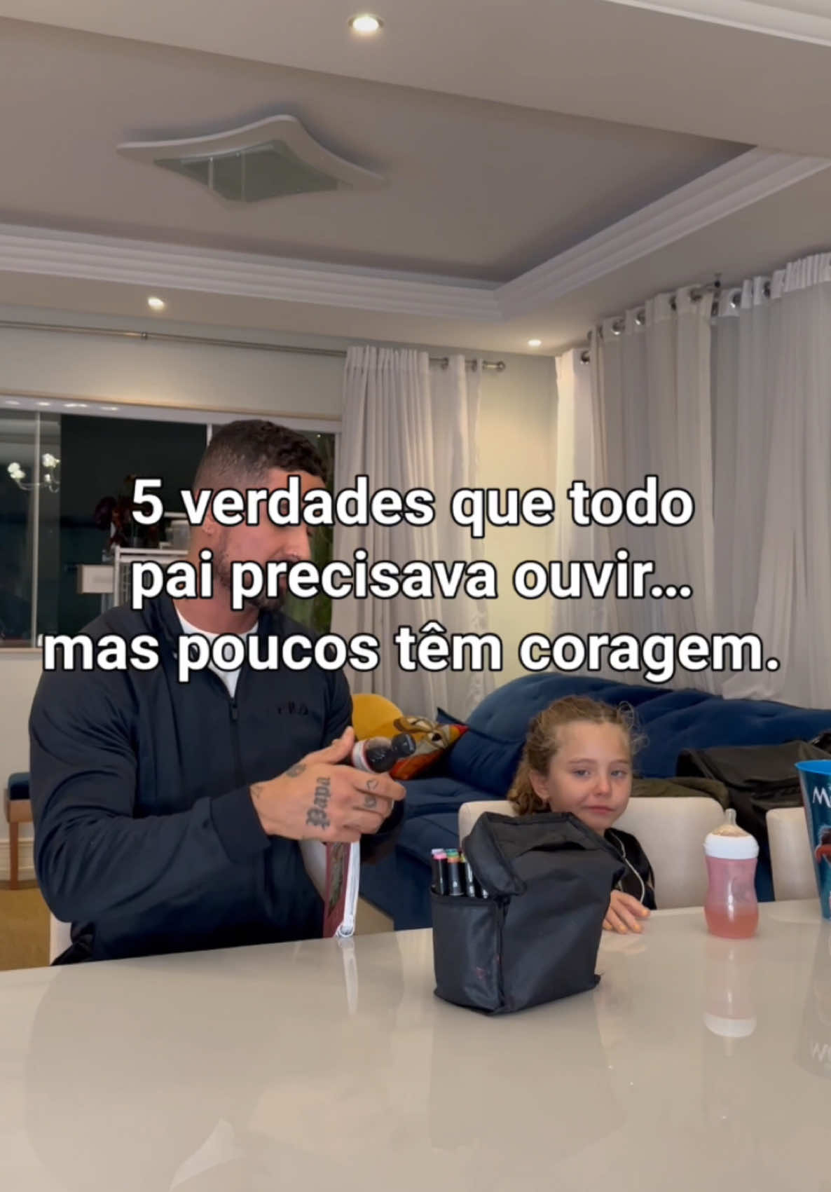 Resenha na mesa #10 5 verdades que todo pai precisava ouvir (mas poucos têm coragem 1.	Mijar sentado não te faz menos homem. Te faz mais limpo. 2.	Sua presença constrói a autoestima da sua filha. 3.	O homem que você é é o tipo que ela vai aceitar. 4.	“Falta de tempo” não justifica ausência. 5.	Guarda não é da mãe por padrão. É de quem pode dar o melhor suporte. Isso aqui é uma resenha de pai pra pai. Se você é do time que aprende fazendo, comenta a dica que você daria pra quem tá começando agora. Que sirva pra quem precisa servir, e se você já pratica, ótimo! Continua firme. #ResenhaNaMesa #PaiDeVerdade #PaternidadeConsciente #DicaDePai #paidemenina 