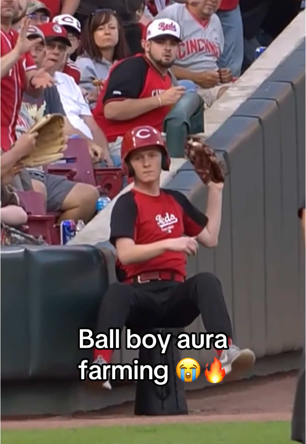 Bro TOO SMOOTH 🤣🔥 (@MLB, @Cincinnati Reds) #MLB #baseball #reds #ballboy #aura 