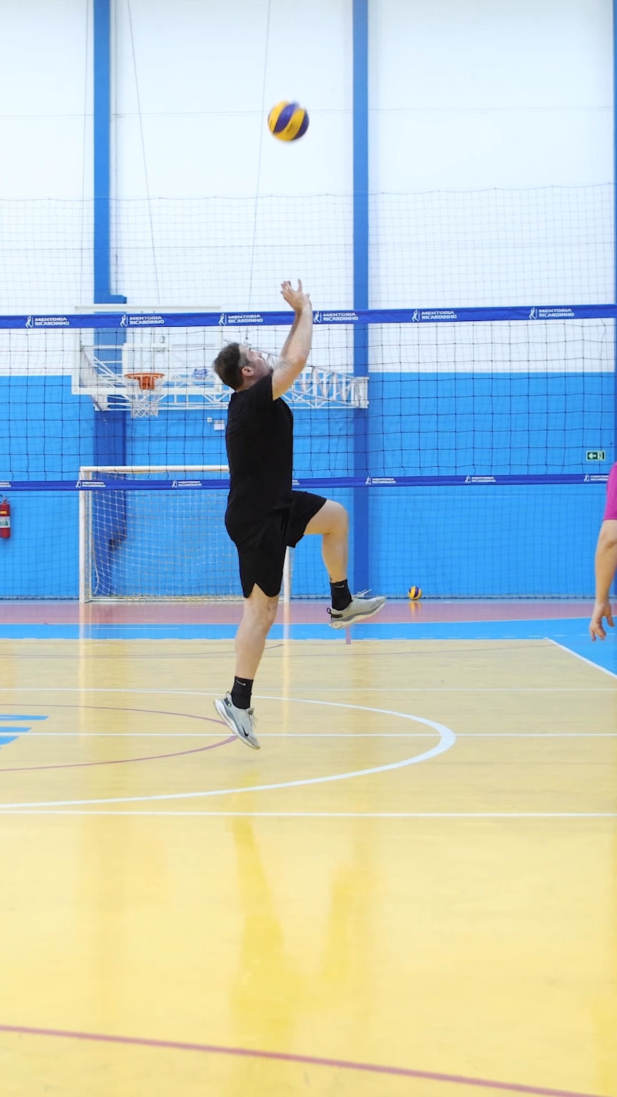 A importância de saber dar um toque na bola 🏐 #volei #volleyball #ricardinhovolei 