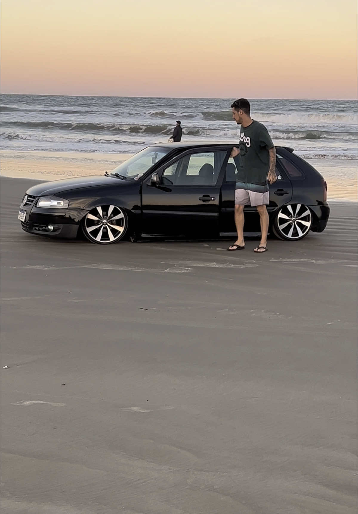 Esse carro… slc 🤯❤️‍🔥 #carrobaixo #volks #volkswagen #golg4 #sonho #viralvideos #beachvibes 