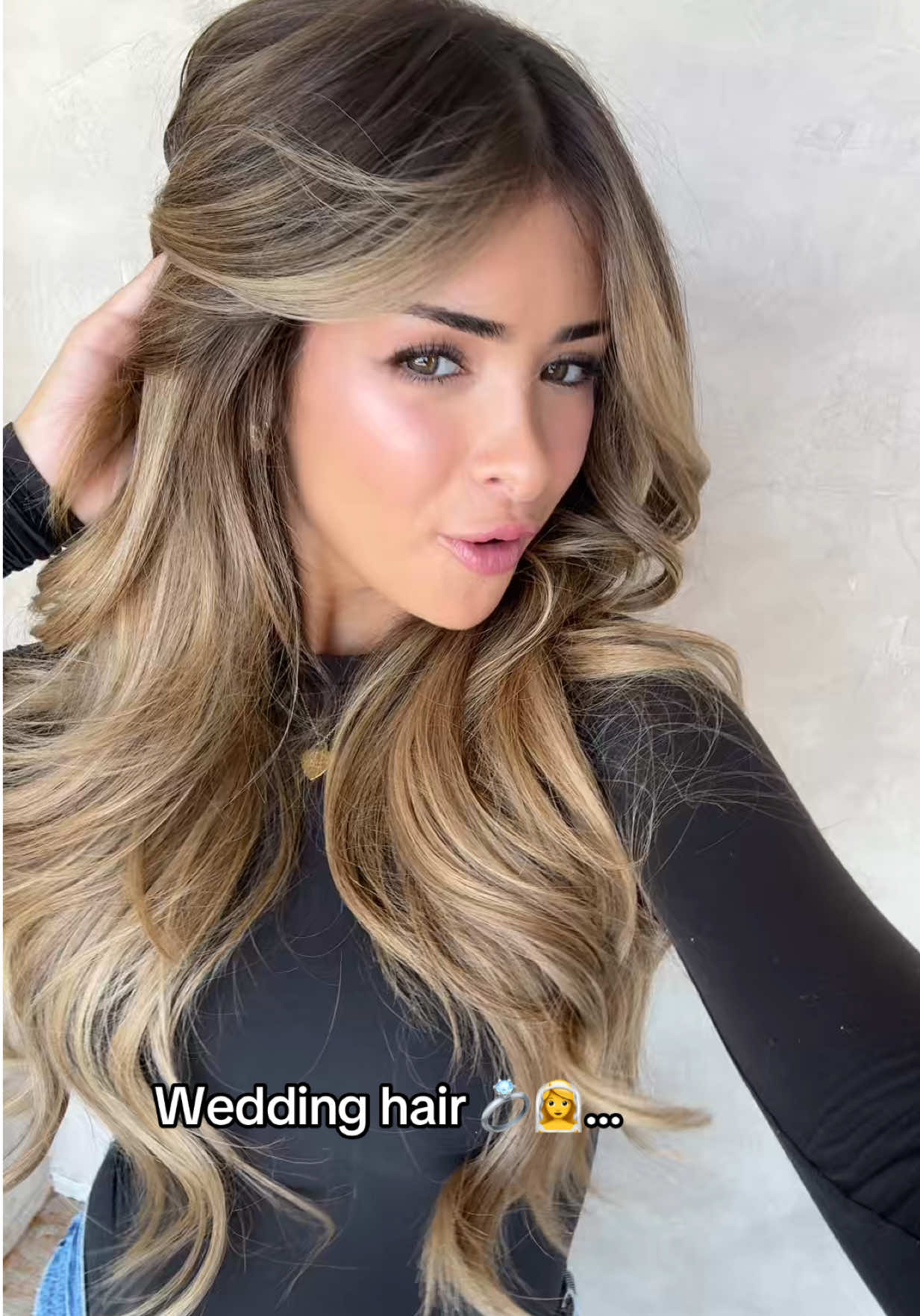 Wedding readyyy @Gabriella  @hairbytanzie @Hairbyallih @Hairbybrittah @Mua_Nat @Hair By Kate🌵☀️ #hair #trending #trend #tiktok #hairtok #bronde #extensions #wedding #weddinghair #summerhair 