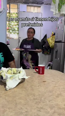 Las mamás si tienen hijos preferidos @imsebbis @Kalel Reyna #humor #comedia #fyp 