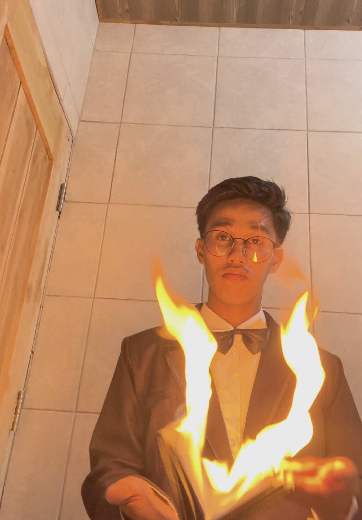 Gusto mo rin ba ng ganitong Wallet? Checkout mo lang sa Yellow Basket. 🔥 #MagicWallet #foryoupage #fypage #fyp #jaydiepenicate #flexeveryyou #tiktok #flamingwallet 