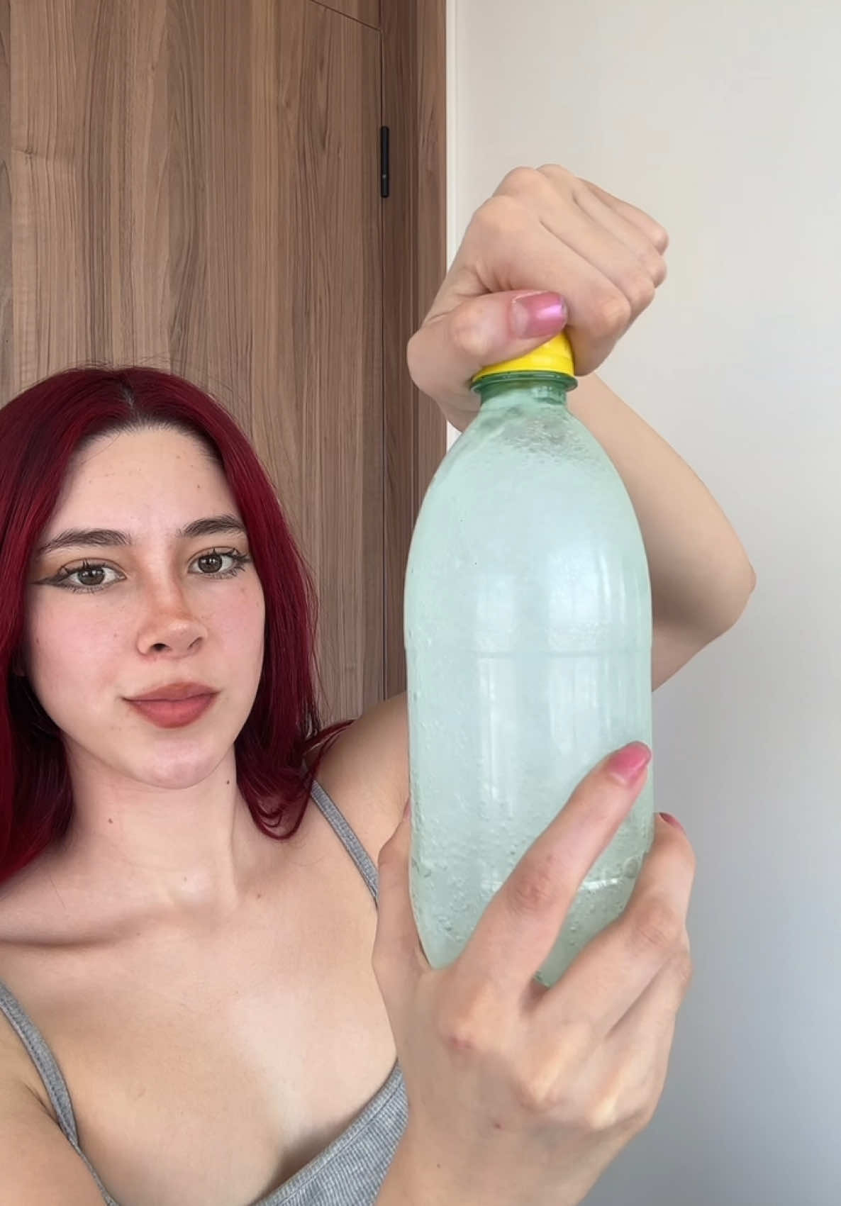 Respuesta a @🌷Nicole🌷 Se pude congelar agua al instante? 👀💧 #tiktokviral #hack #dafnezzuniga 
