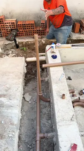 Continuação do retorno da piscina #Pedreiro #Encanador #Hidráulica #Obra #Engenhariacivil 