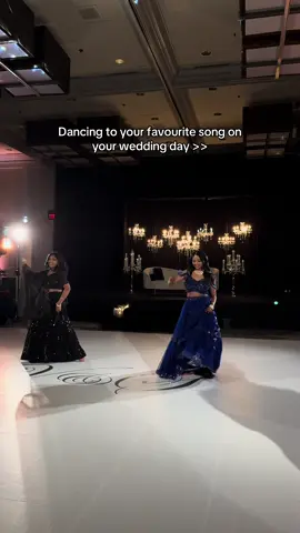 Such a graceful dance @Sri | Chicago Creator #weddingcontentcreator #desiwedding #destinationwedding #indianbride #indianwedding #dance #weddingdance #telegu #telegudance #chuttamale 