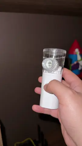 Pequeño y ligero, fácil de llevar, tanto adultos como niños pueden usarlo. #MomsofTikTok #momhack #portablenebulizer #sick #sickbaby #sickbabyhack #spotlightfinds #TikTokShopspringglowup #usa_tiktok #tiktokmademebuyit #TikTokShopHolidayHaul #foryou #viral #fyp #TikTokShopLoveAtFirstFind #spotlightfinds #TikTokShopspringglowup #spotlightfinds #TTfest 