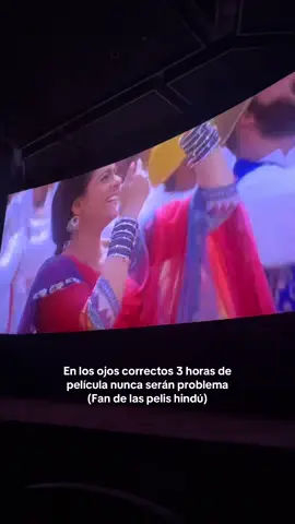 Vengan a mi amiguitos que son fan de las pelis hindú y de SRK 💕 #srkajol #lafamiliahindu #bollywood #cinehindu 