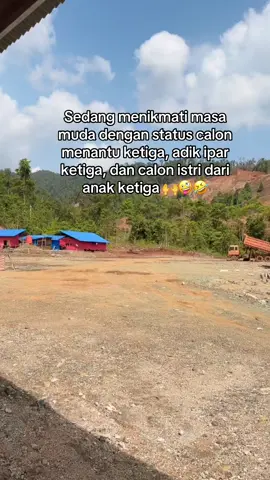 Sedang menikmati masa muda sebelum jadi istri orang🙌🤪🤣#fypage #xyzabc #trendingtiktok #lewatberandafyp #sulawasitengah 