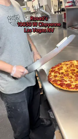 #pizza #pizzalover #FoodTok #lasvegas #chicagopizza #fypシ゚viral 