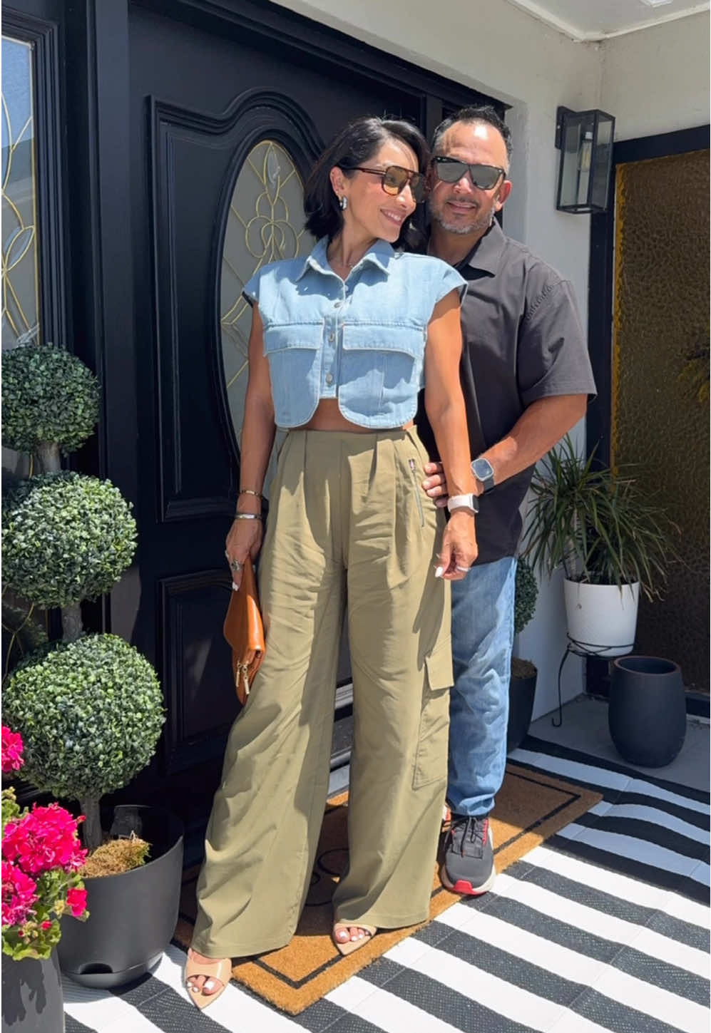 Celebrated 20 years today  💍  We’re in the middle of spring sports so we celebrated with a day date, the back to kids games.  #over40 #womenover40 #anniversary #marriage #husbandandwife #itsouranniversary  #20yearsmarried #wife #fitmom #wifelife #relationships #bestfriend #OOTD #outfitinspo #casualchic 