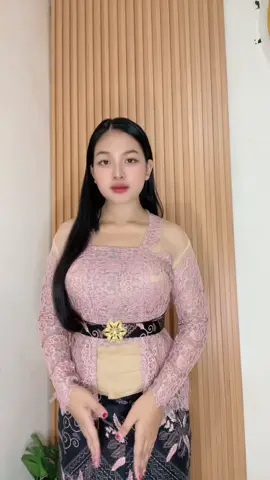 😉 emang boleh se genit ini 🤪 #kebayabali #tiktokviral #fypage #kebayakondangan #fyppp #kebayamurah #kebayawisuda 