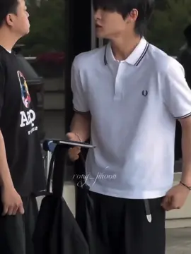 jihoon with a polo shirt i'm okayyyy 🫠🫠 #jihoon #jihoontreasure #parkjihoon #treasure 