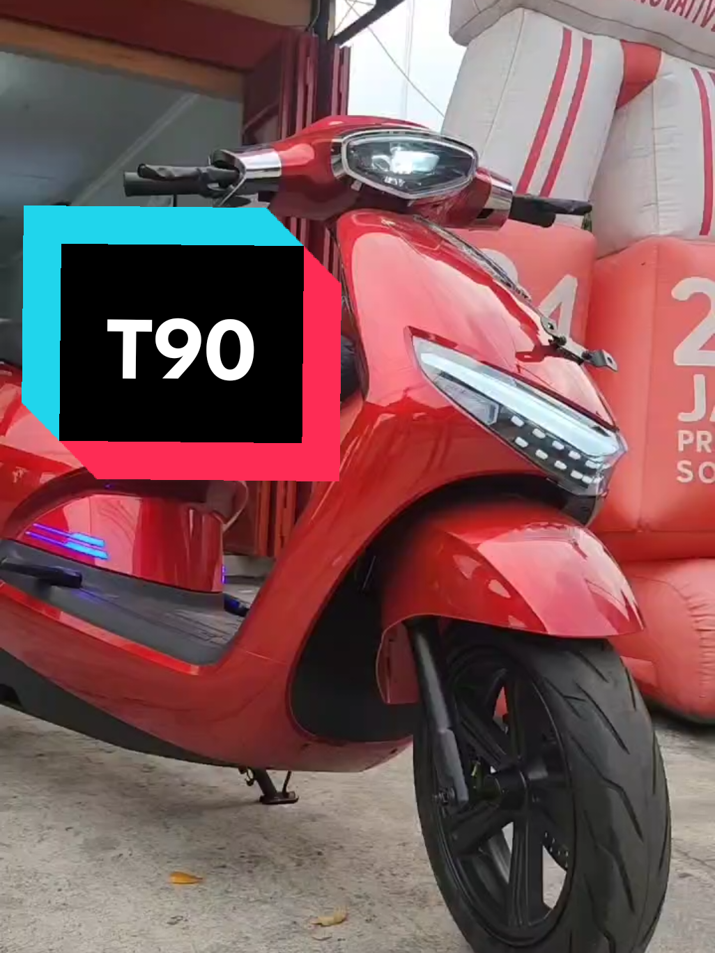 Hallo sob... kenalin nih sahabat baru buat mobilitas sehari hari🤩 UWINFLY T90 dengan motor power 3000watt yang smooth namun tetap powerfull untuk libas tanjakan, banjir dan segala halang rintang sobat Uwinfly!!! T90 ini punya banyak fitur spesial lohh.... mau di spill? komen yaaa😍😍😍 #uwinflyindonesia #uwinflyt90 #UwinflySepedaListrik #uwinflybanyuanyar #uwinflym100 #UwinflyMotorListrik #UwinflyIndonesia #KiranaOfficial 