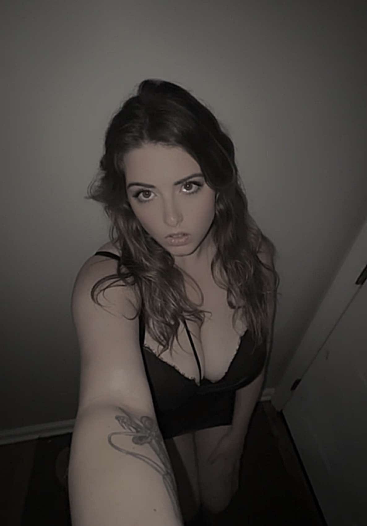 If my thirst traps don’t go big, idk what will 🥲🥲🥲 #thirsttrap #imnothottho #sendhelp #igiveup #fyp #amihot #idontknow #loveme 