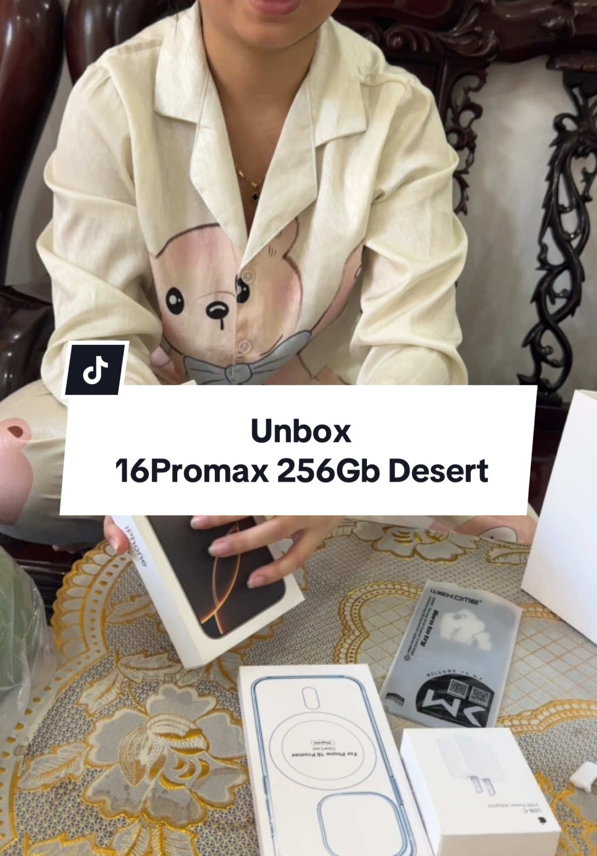 Chỉ cần ngồi nhà chốt đơn là e giao tận nhà nha.  Unbox Iphone 16Promax 256Gb Desert #ONMobile #iphone #apple #iphone16promax #unboxing 