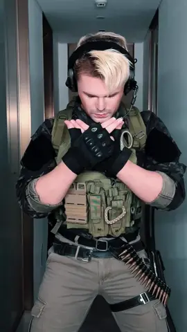 Kapag nagkita ang magkakaibigan habang matching parang...	 #deltaforce #deltaforcemobile #deltaforcegameplay #bloodstrike #bloodstrikemobile #tiktokgamingclips #fyp #garenadeltaforce