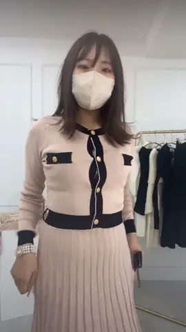 やっぱりニットワンピがかわいい #ワントーンコーデ #ニットワンピ#大人可愛い #アパレル店員 #可愛い店員 #アパレルスタッフ #綺麗めコーデ #春ワンピ 